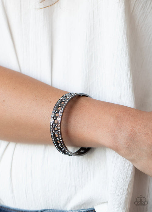 Couture Court - Black-Paparazzi Bracelet (#1393)