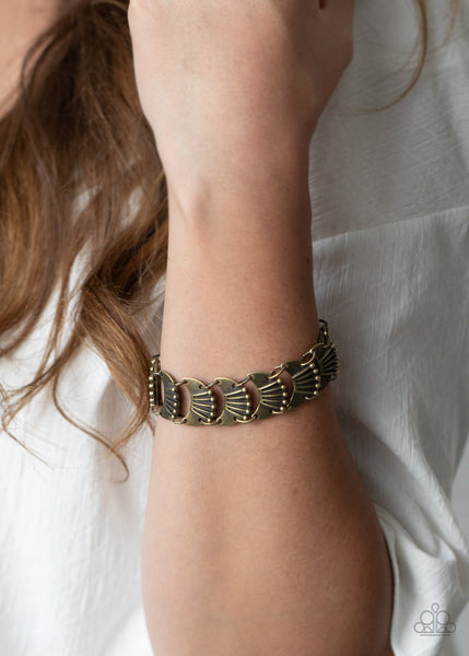 Moonlit Mesa - Brass Paparazzi Clasp Bracelet (#2212)
