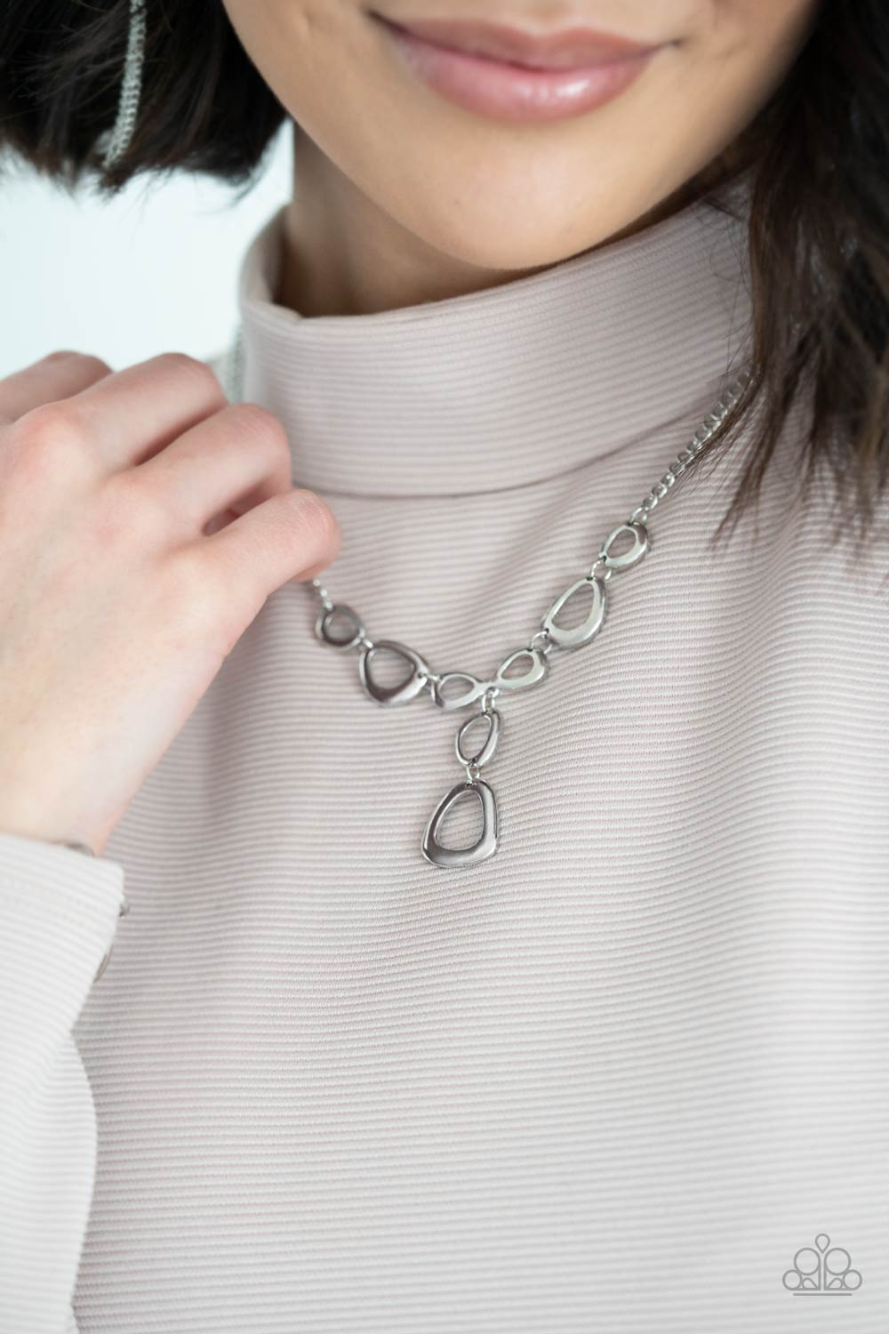 So Mod - Silver Paparazzi Necklace (PZ-2366)
