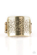 Paparazzi Wide Back Ring - Wild Meadows - Brass (R079)