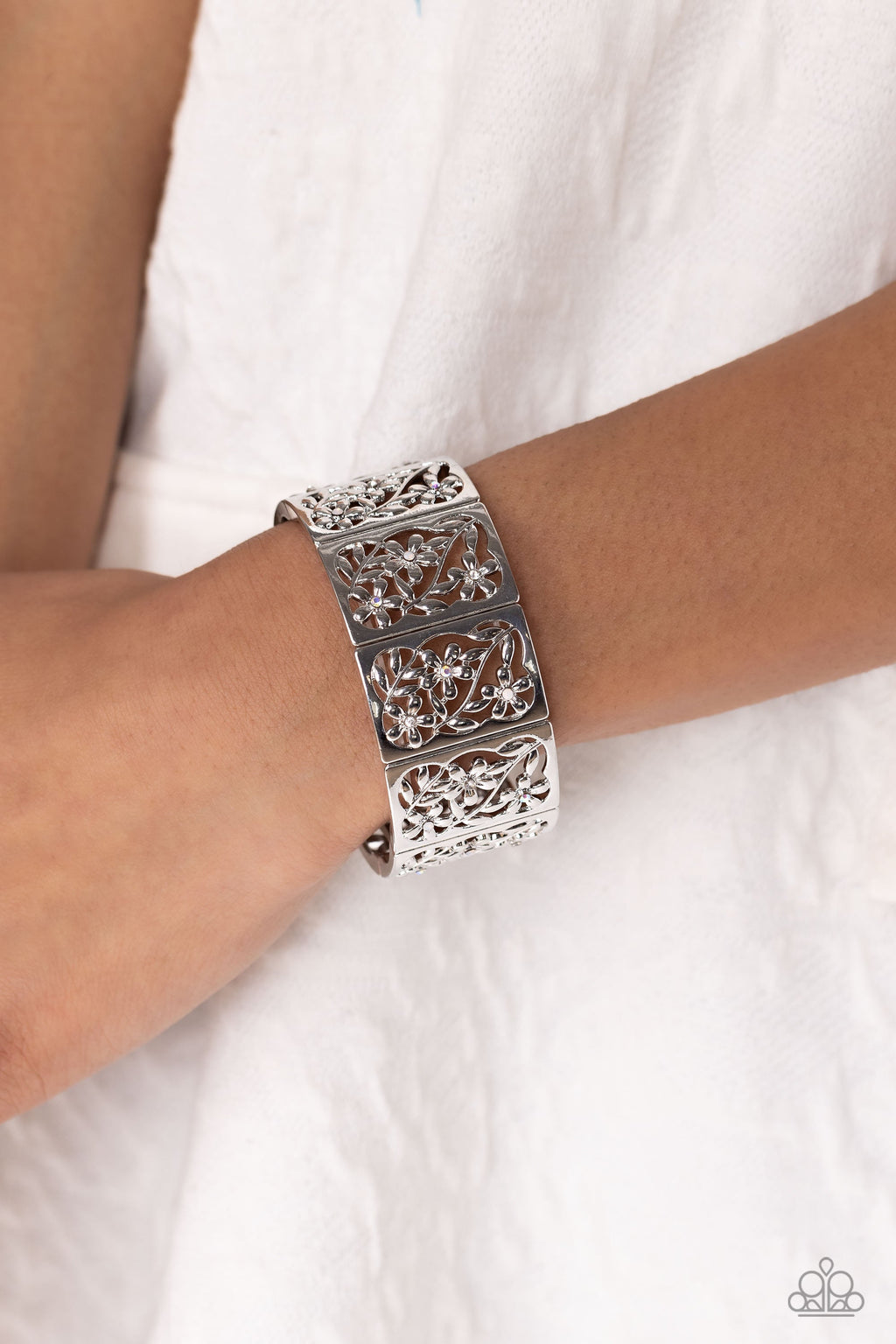 Garden Walls - White Paparazzi Bracelet (#5395)