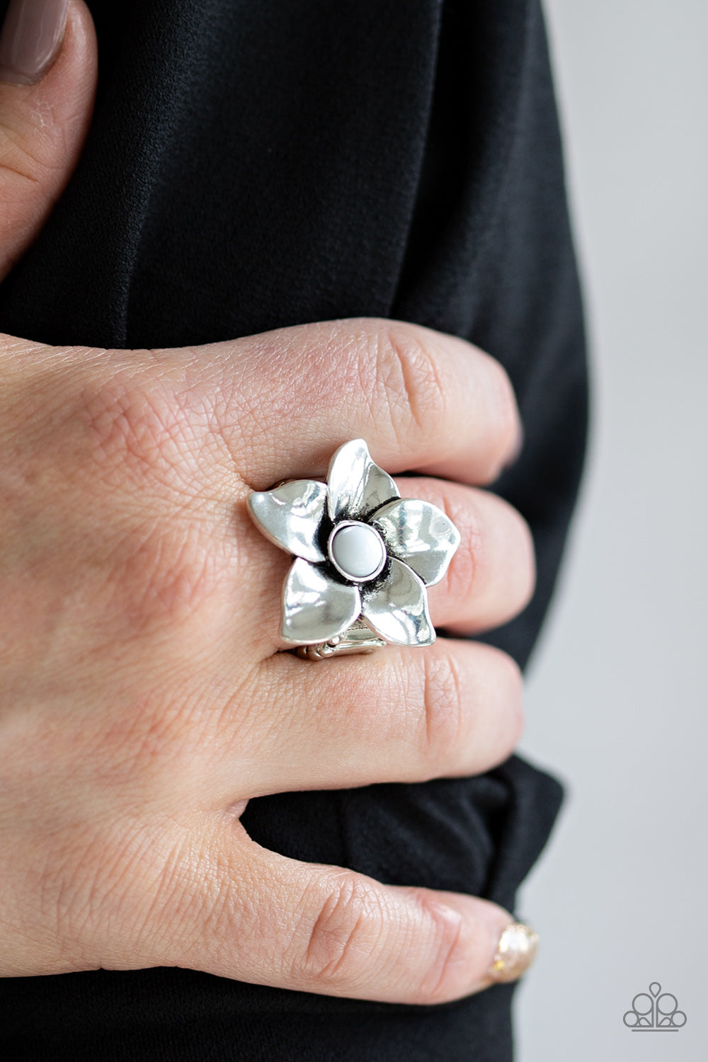 Paparazzi Thick Flex Back Ring - Ask For Flowers - White (R030)