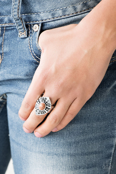 HOMESTEAD For The Weekend - Brown - Paparazzi Ring (R176)