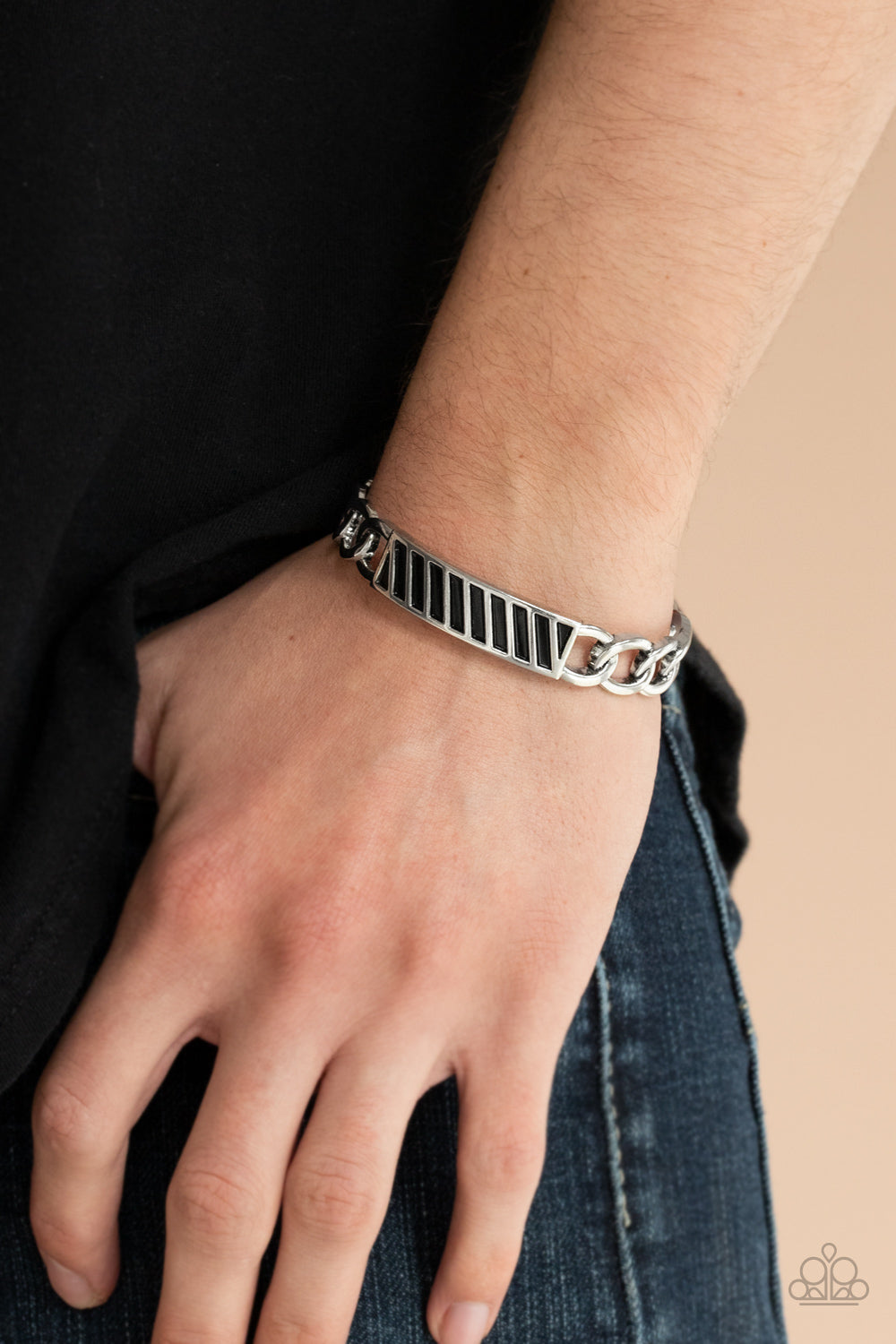 Keep Your Guard Up - Silver Paparazzi Bracelet (PZ-459)