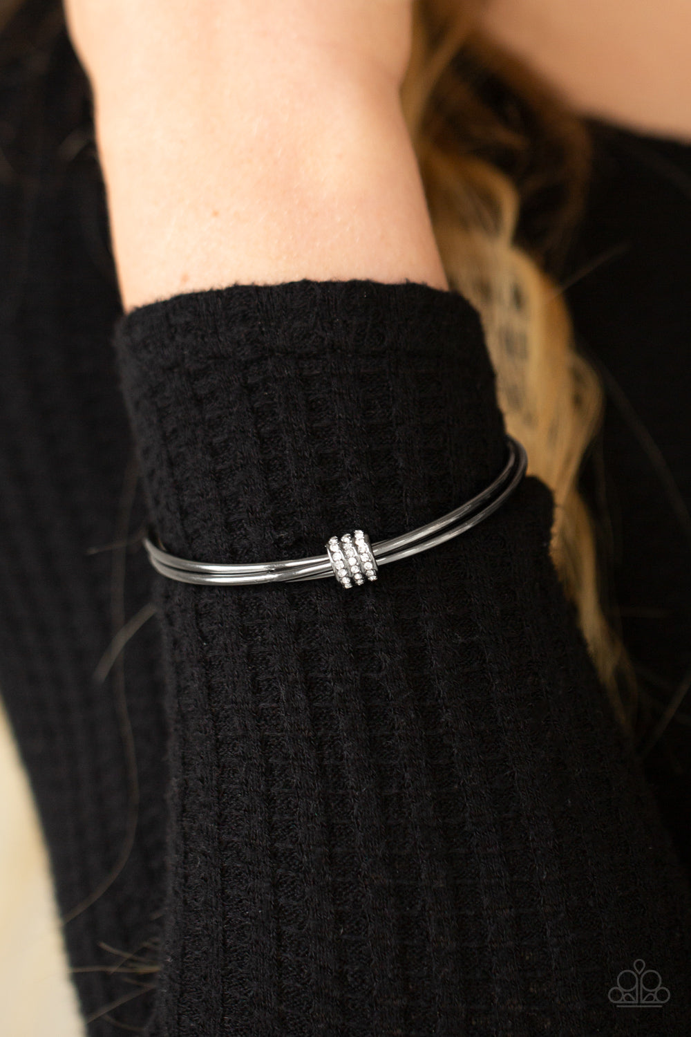 Roll Out The Rhinestones - Black Paparazzi Bracelet (PZ-1089)