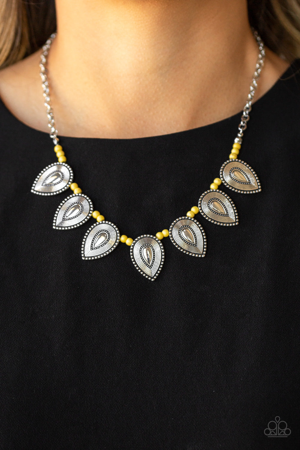 Paparazzi Short Necklace - Terra Trailblazer - Yellow (PZ-745)
