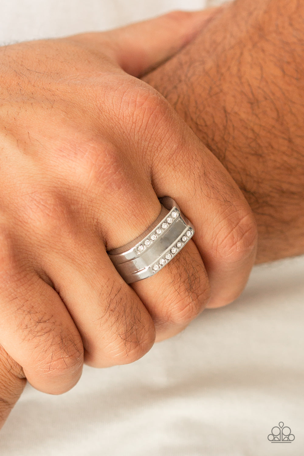 Triumph - White Paparazzi Ring (R044)