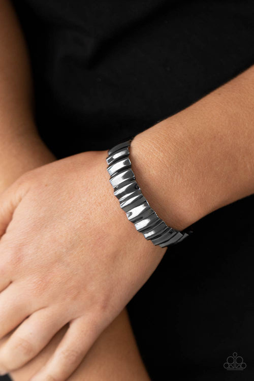 Across The HEIR-Waves - Black Paparazzi Bracelet (PZ-1333)