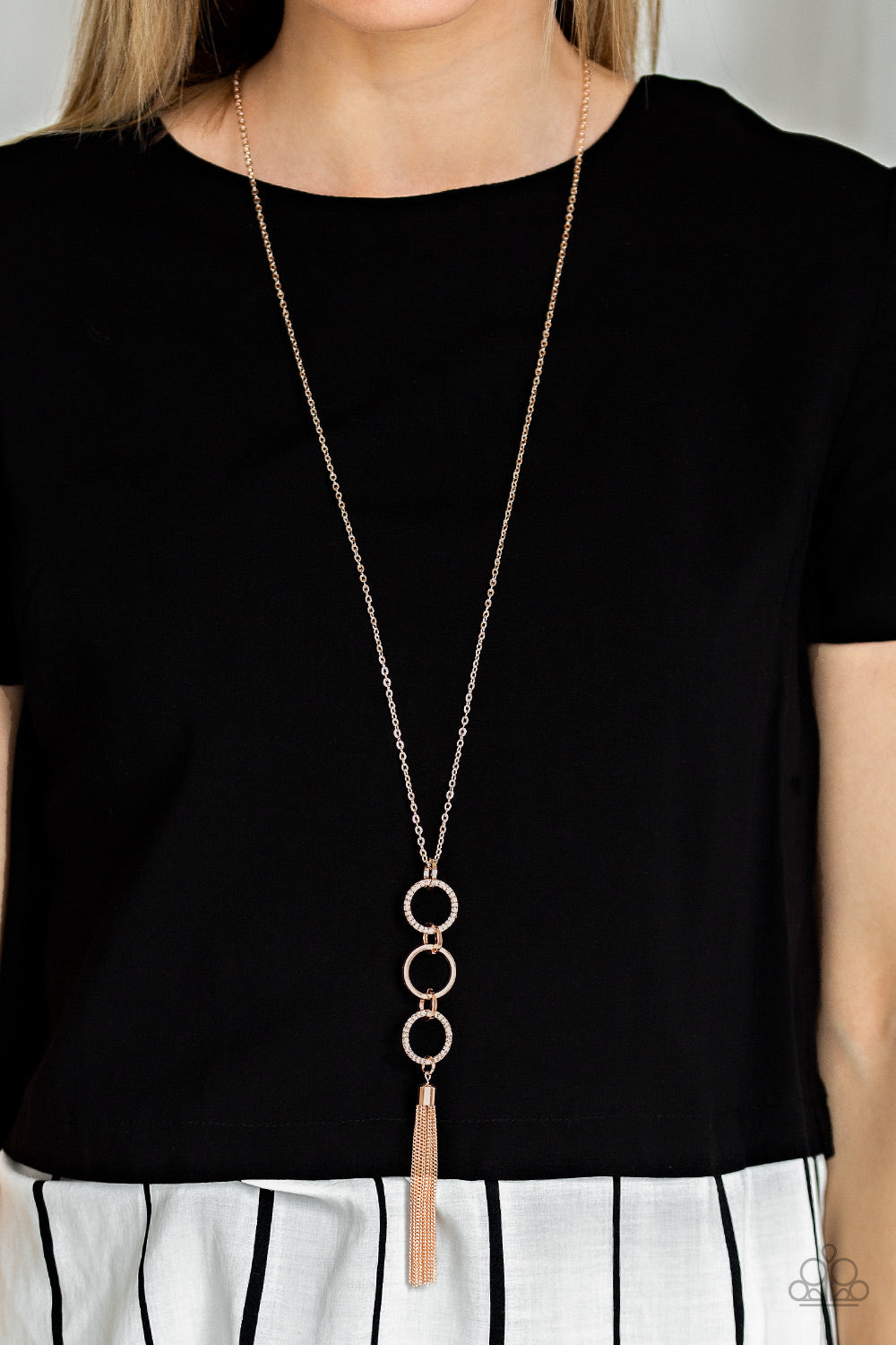 Paparazzi Necklace - Diva In Diamonds - Rose Gold (#1718)