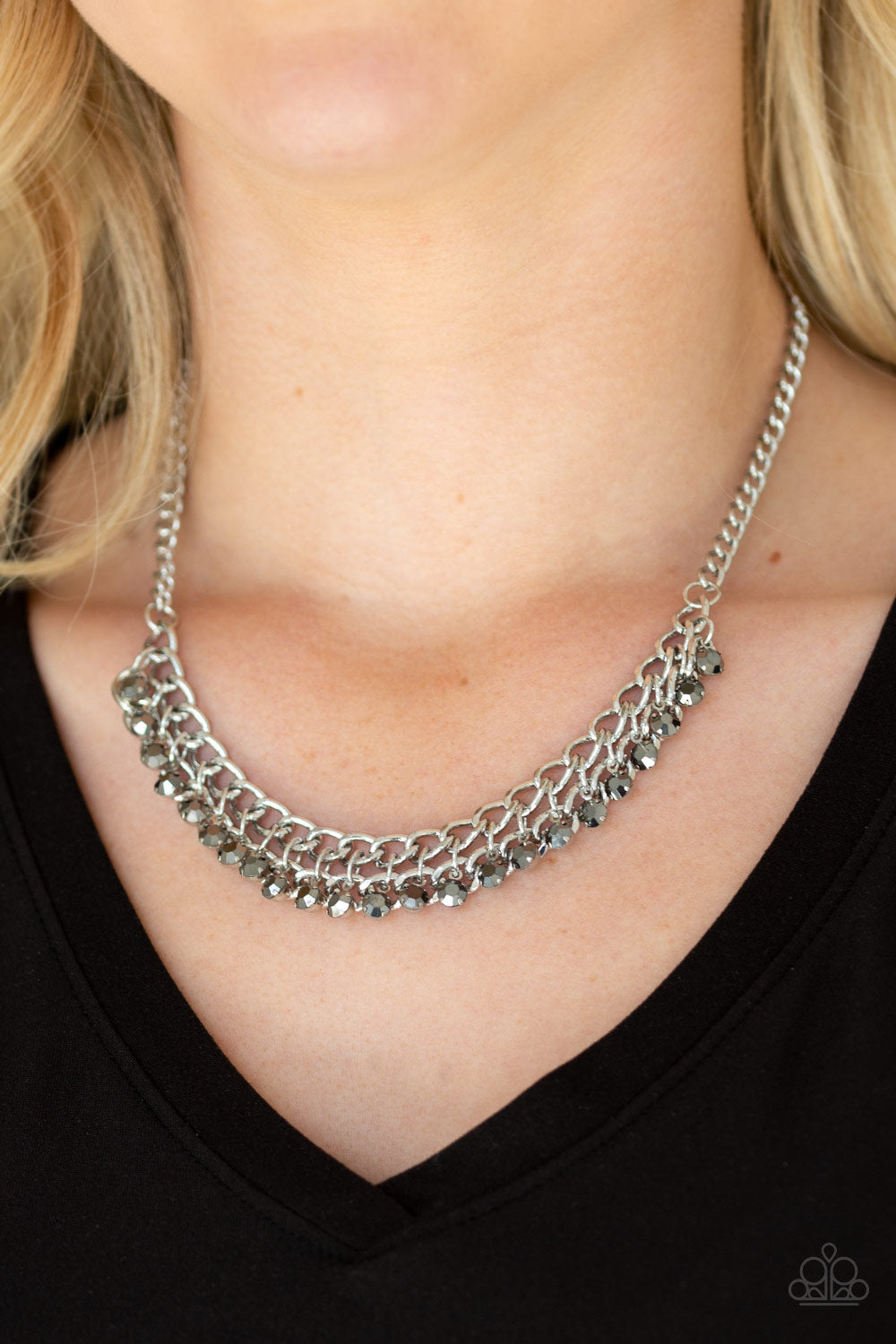 Paparazzi Short Necklace - Glow and Grind - Silver (PZ-040)