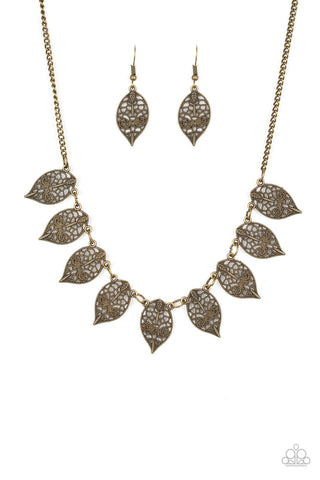 Paparazzi Necklace - Leafy Lagoon - Brass (#750)