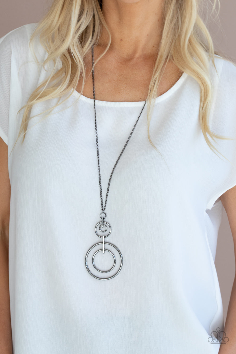 The Inner Workings - Black/Gun Metal Paparazzi Necklace (#2674)