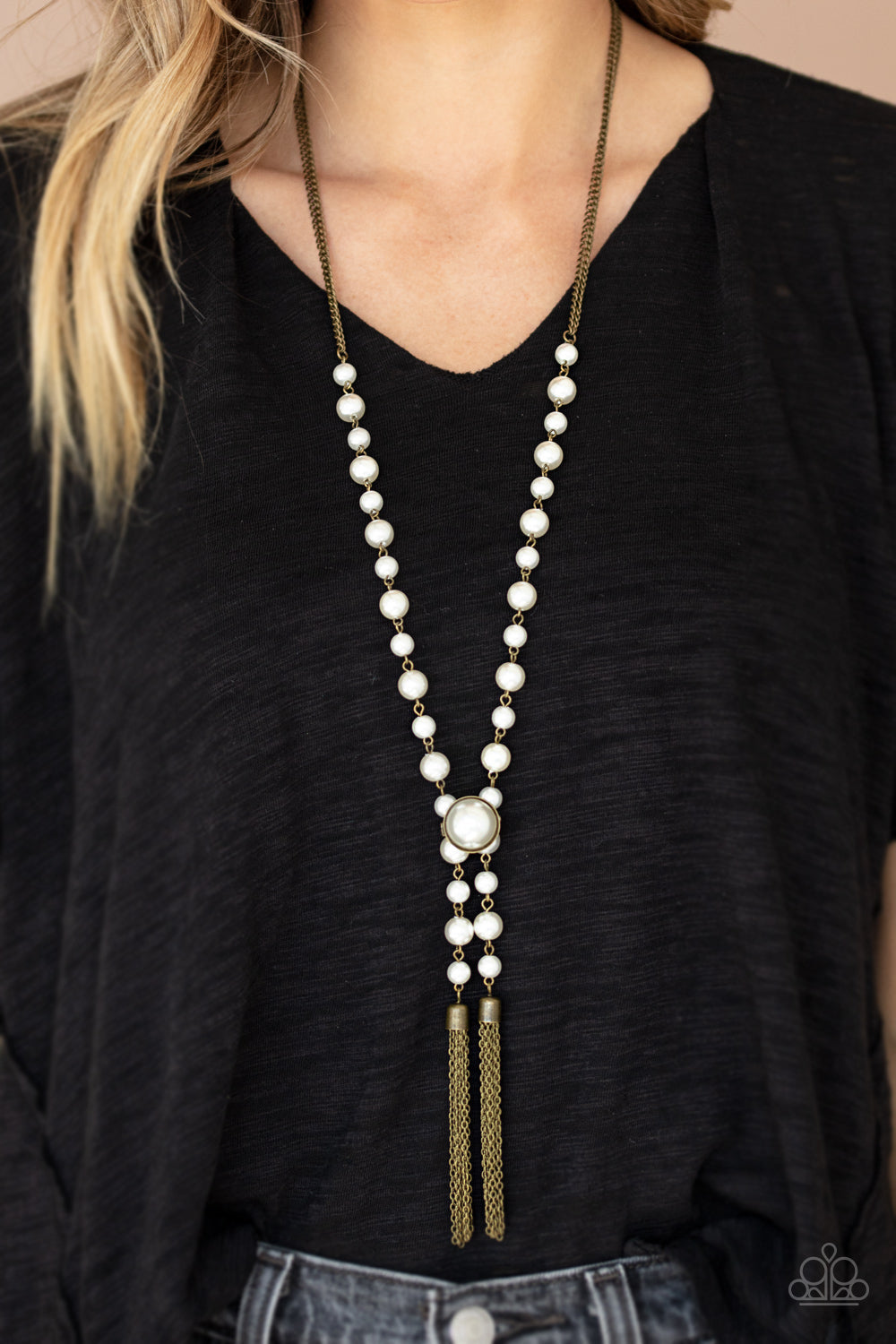 Vintage Diva - Brass - Paparazzi Necklace (PZ-574)