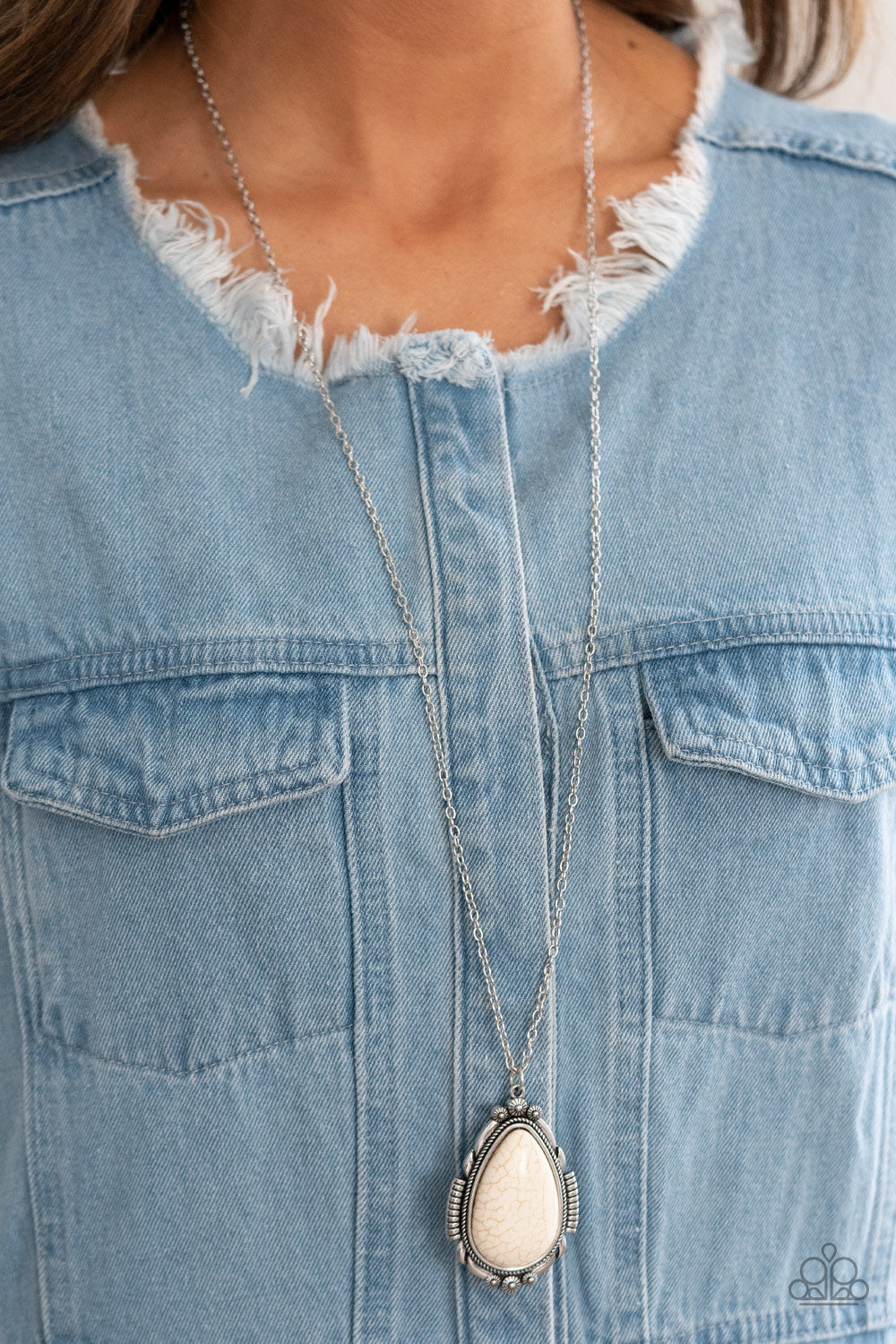 Western Fable - White Paparazzi Necklace (PZ-3023)