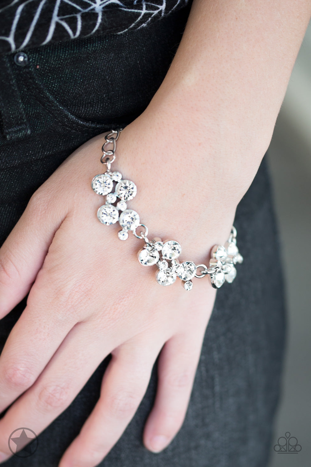 Paparazzi Blockbuster Clasp Bracelet - Old Hollywood