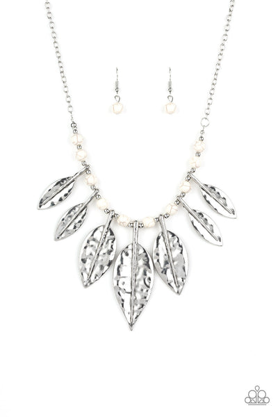 Paparazzi Short Necklace - Highland Harvester - White (#080)