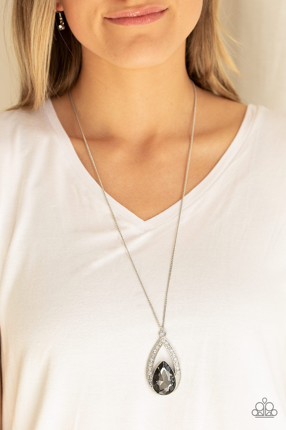 Paparazzi Necklace - Notorious Noble - Silver (#1919)