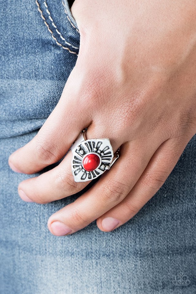 HOMESTEAD For The Weekend - Red Paparazzi Ring (T114)