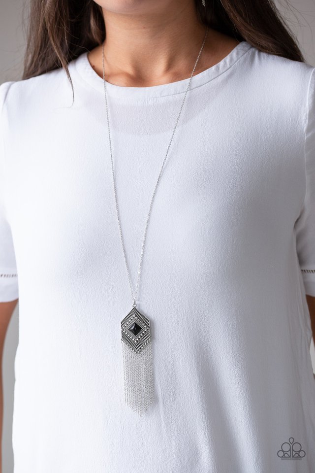 Work The ROAM - Black Paparazzi Necklace (PZ-4754)